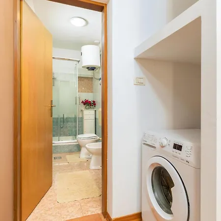Awesome In With Kitchen Holiday home
